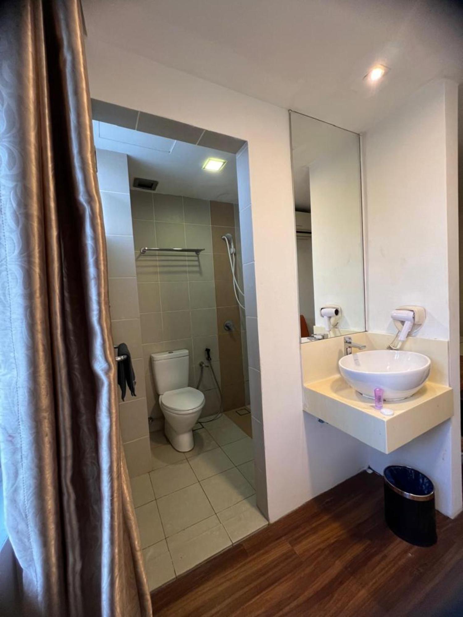 Deluxe Queen Room - With Window,1629420357:JPEG